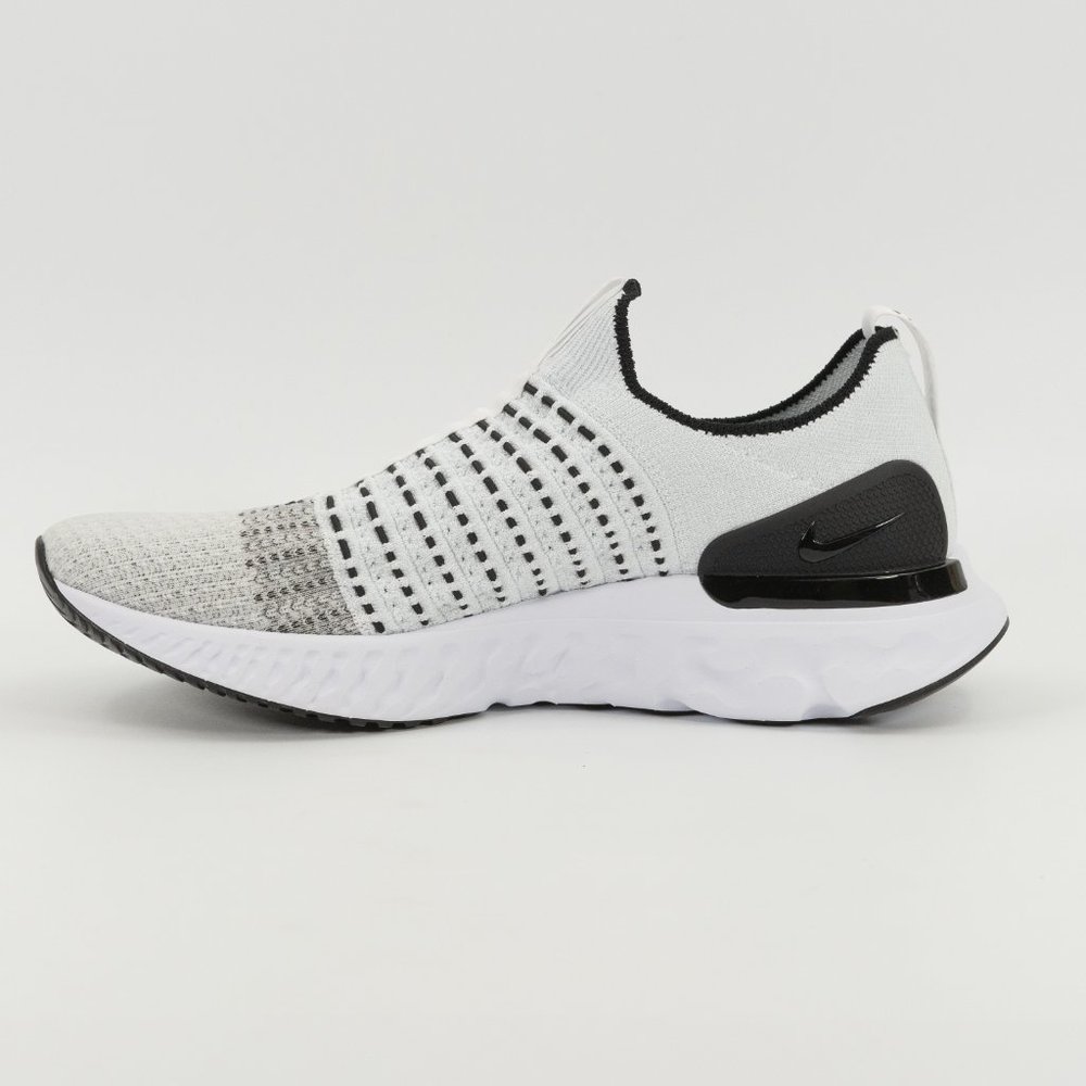 Nike Men's React Phantom Run Flyknit 2 'Oreo' CJ0277-100 size 9 - 13 - Picture 3 of 8